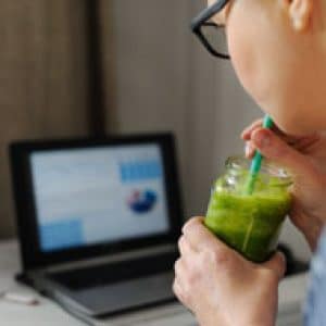 Ich trinke den Smoothie hauptsächlich zum <strong>Mittagessen</strong> (z.B. im Büro).